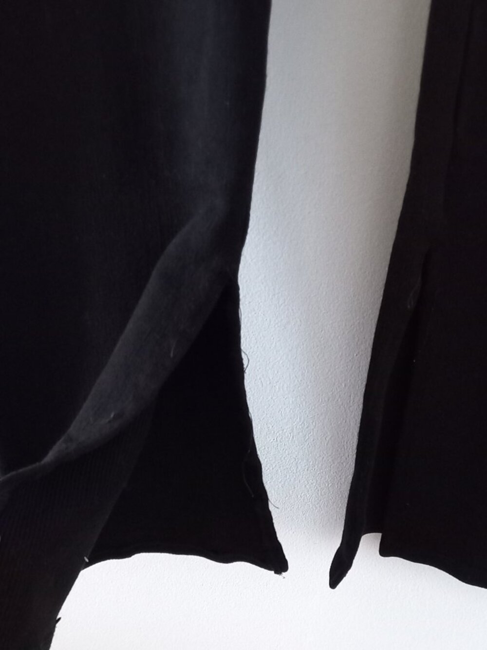 FABLETICS black split hem lounge pants - Picture 3 of 6